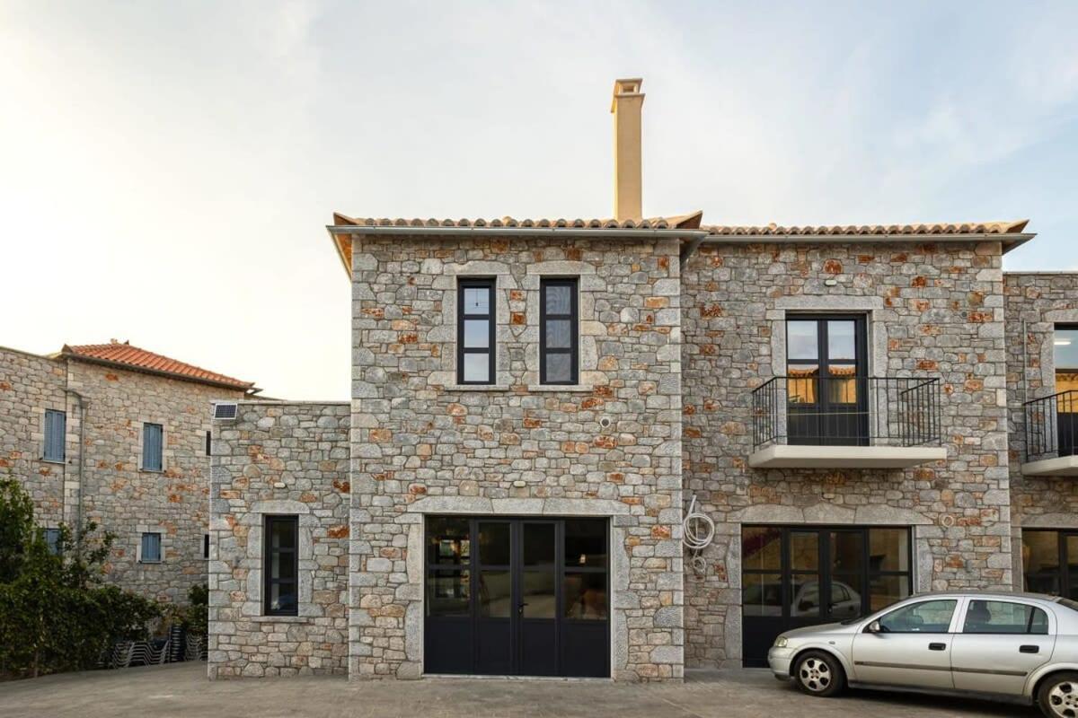 Mani Stone Built Home A Breath Away To The Sea Sztúpa Kültér fotó